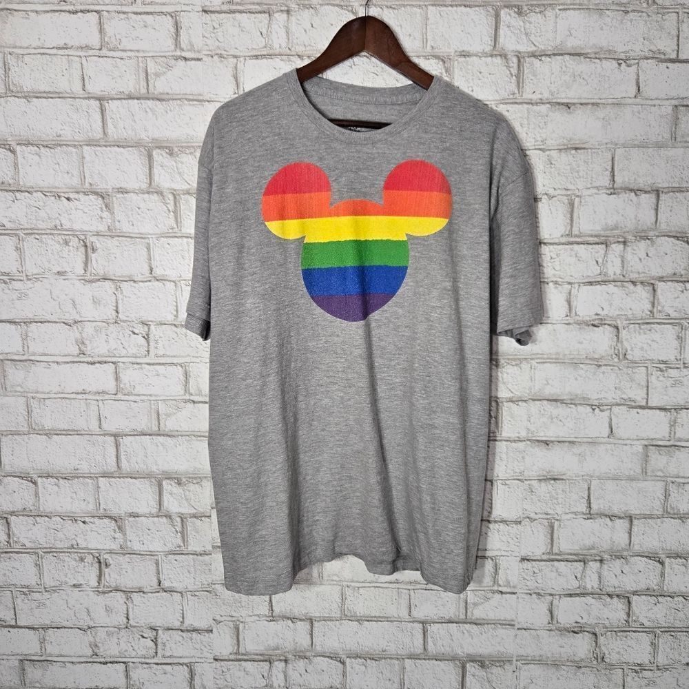 Disney short sleeve graphic tee